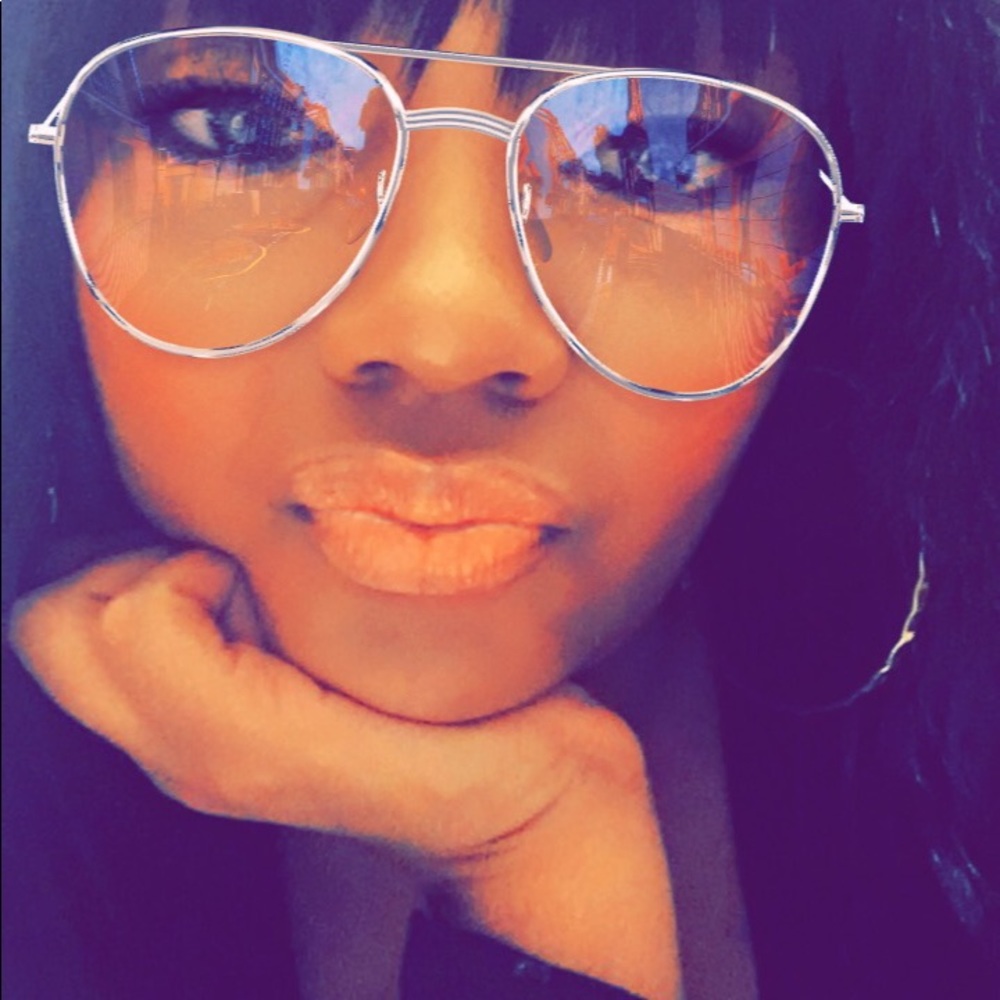 Meet your Posher, Charlyn